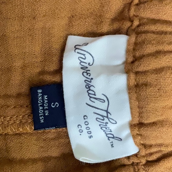 Relaxed Fabric Shorts - Picture 2 of 2